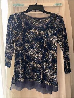 Simply Vera Vera Wang Blue and White Patterned Top